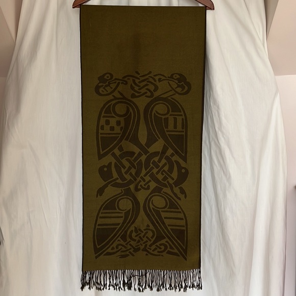 Irish Scarf Olive Green Evergreen Wool Celtic Knot Bird Traditional Design - Picture 9 of 16